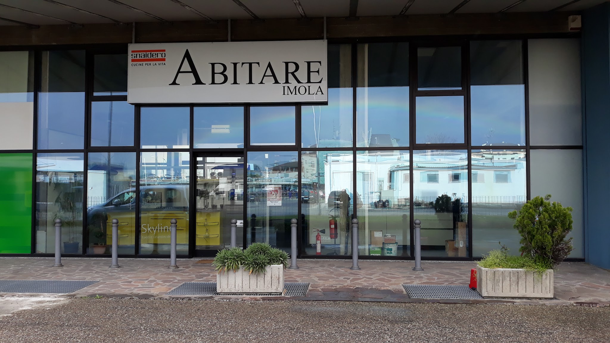 Ingresso reale di Abitare Imola, nel centro commerciale Le Ali